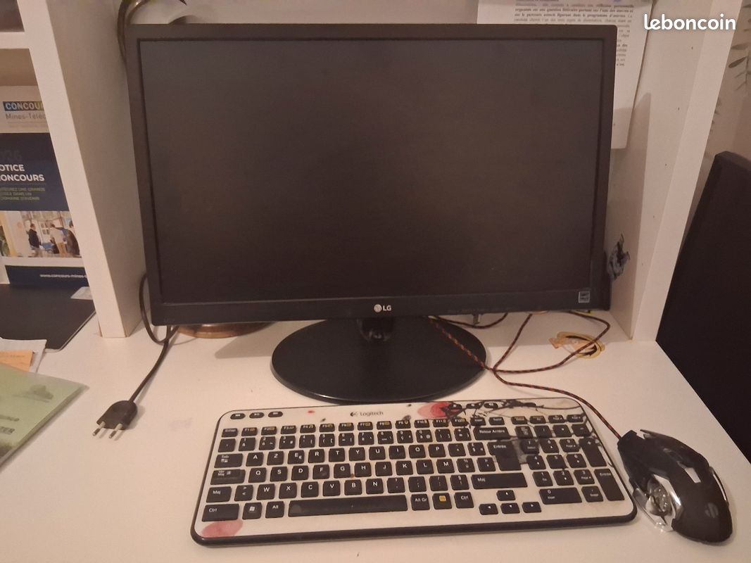 Ecran lg 22m38a-b avec clavier et souris (image 1)