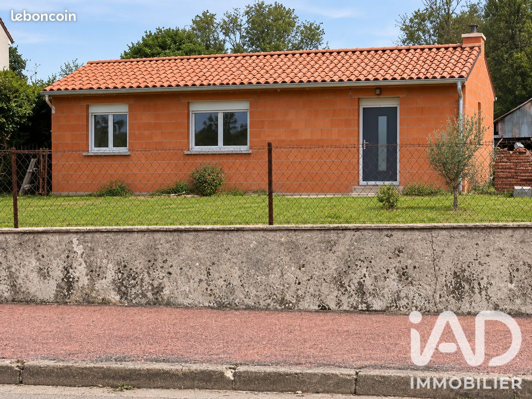 Maison 1 pièce 66 m² · à Pressac · 66 m² · 67 000 €