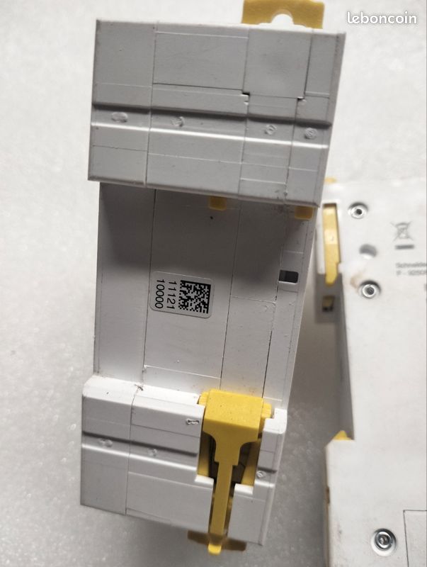 Lot de 3 Disjoncteurs différentiels - 1P+N C 10A 4500A/4,5A 30mA type AC Acti9 (image 3)