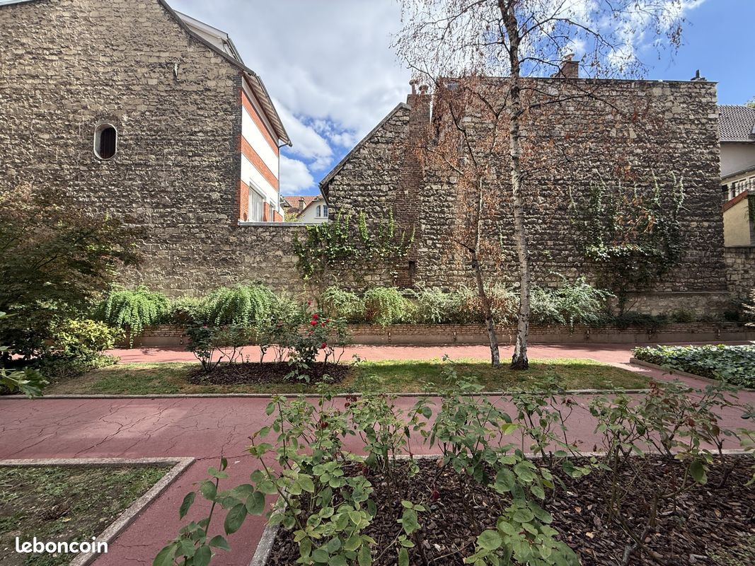 Appartement 2 pièces 27 m² · à Neuilly-sur-Seine · 27 m² · 330 000 €