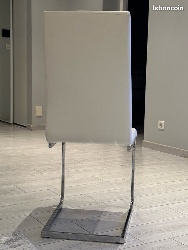 Chaise XXL design blanc et chrome – très bon état (image 3)
