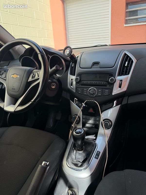 Chevrolet Cruz (image 2)