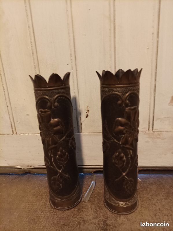 2 Anciens obus sculptés (image 1)