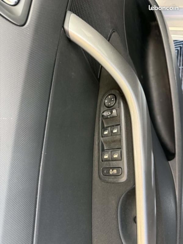 Peugeot 308 SW 1.6 HDi 16V 110 CV (image 14)