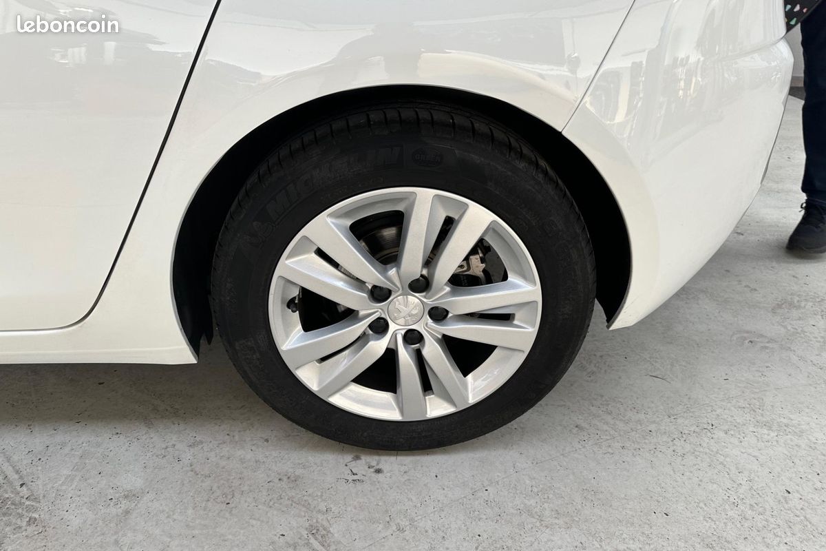 PEUGEOT 308 ACTIVE 130 ch 1.5L BlueHDi S&S (image 13)