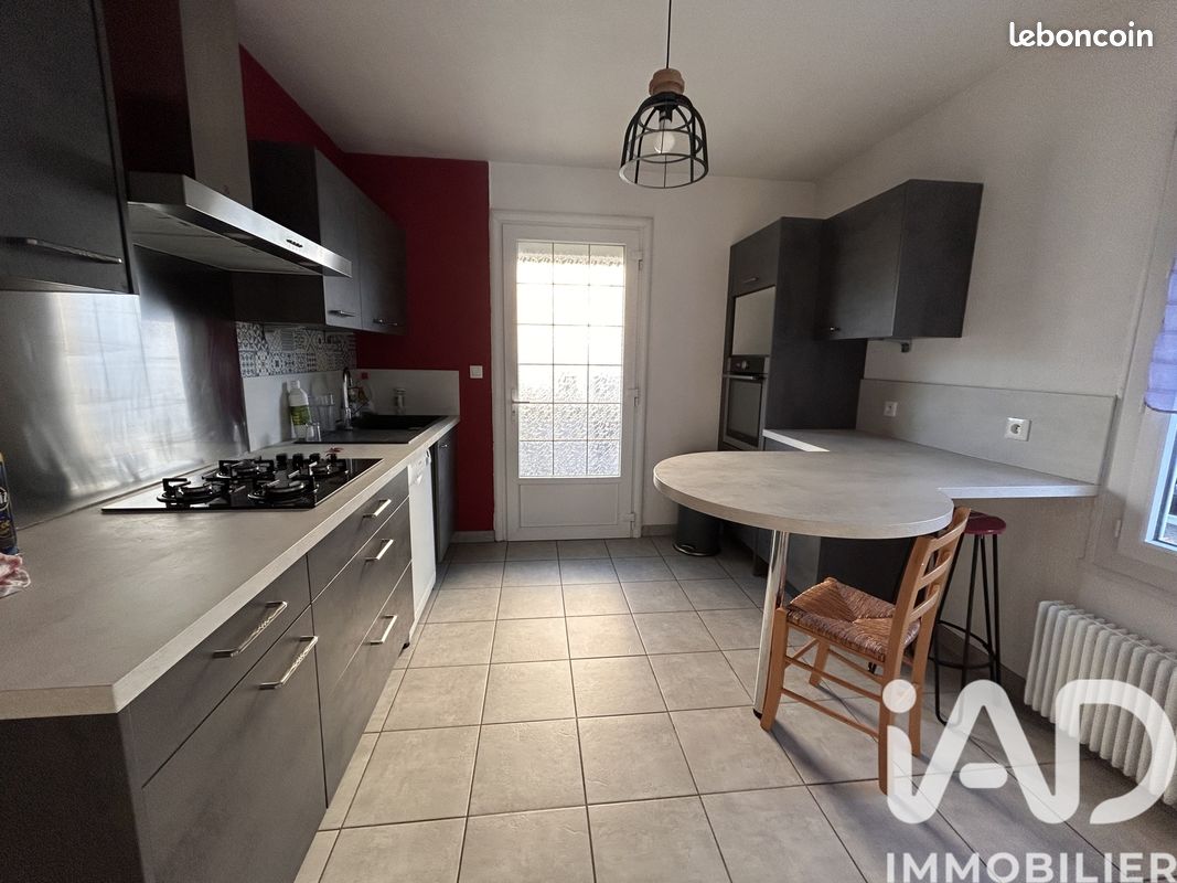 Maison 6 pièces 120 m² · à Montluçon · 120 m² · 142 000 €