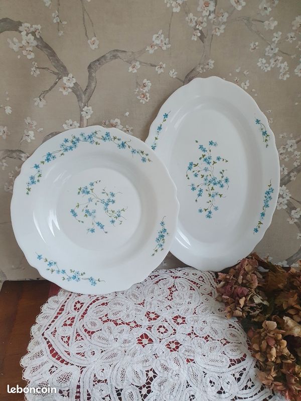 Grand plat ovale creux four Arcopal Arc France fleurs bleues Myosotis vintage - Arts de la table