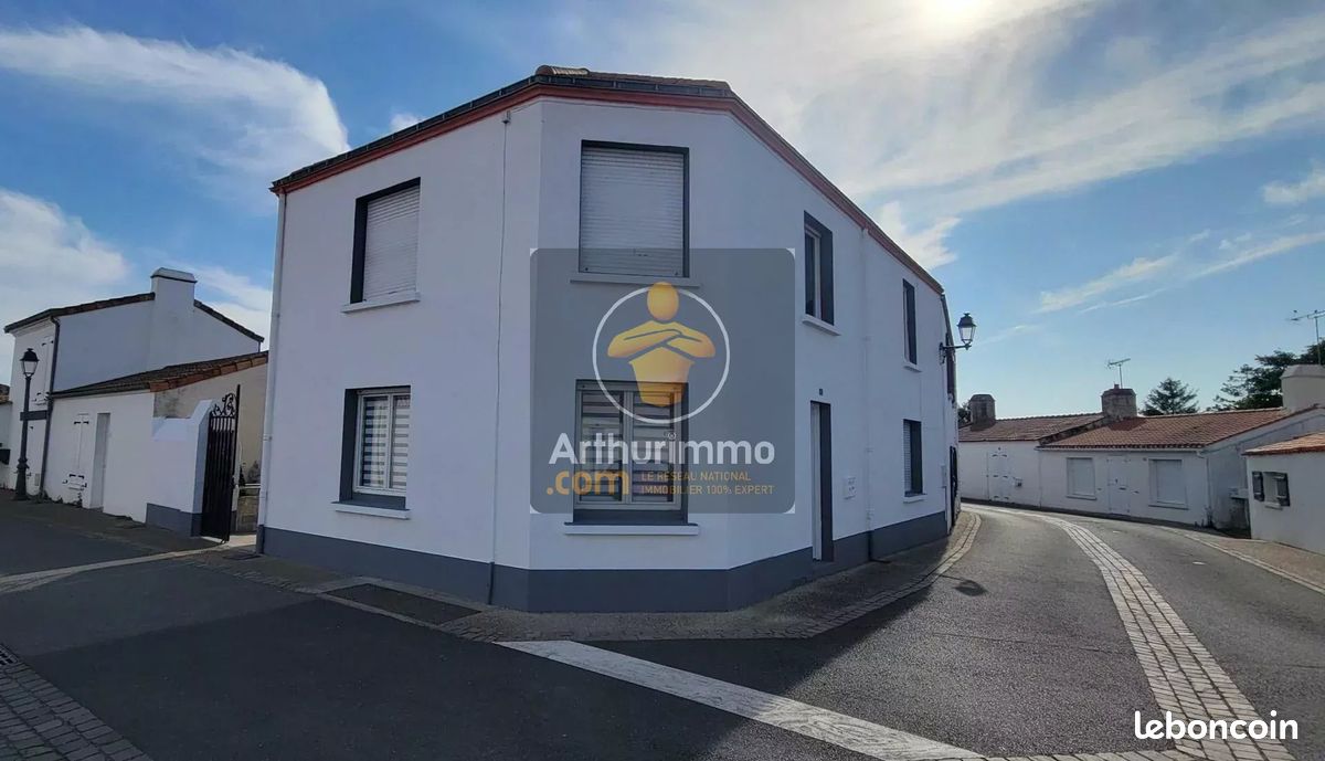 Maison 8 pièces 144 m² · à Bouin · 144 m² · 238 700 €