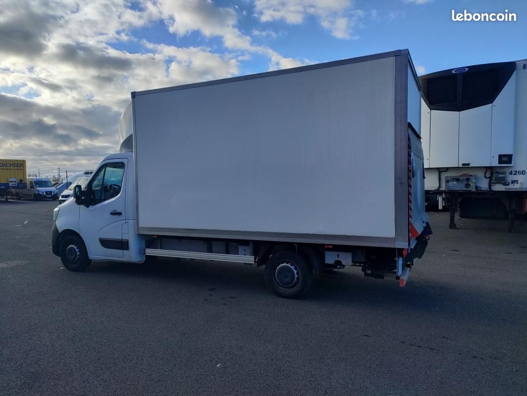 Renault Master CHASSIS CABINE 20M3 145 CV FOURGON HAYON 3.5T (image 4)