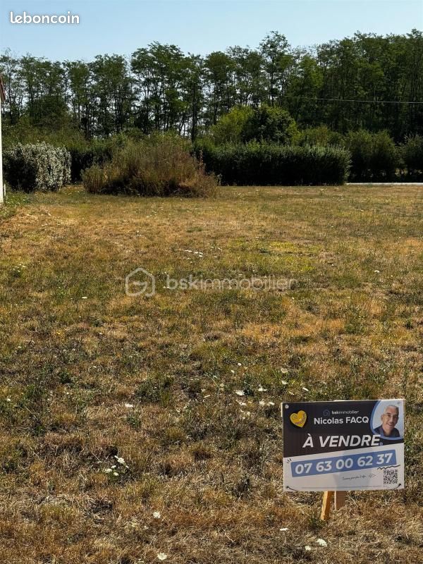Terrain 1 040 m² Vinon · 26 088 €