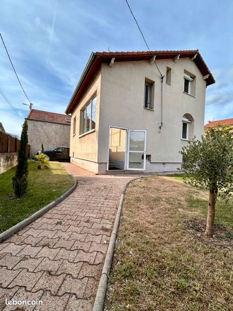 Maison 5 pièces 128 m² · à Saint-Just-Saint-Rambert · 128 m² · 1 250 €/mois