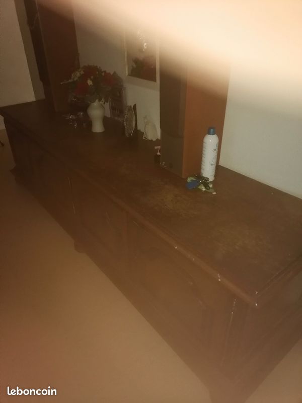 Buffet en bois avec 4 portes (image 4)
