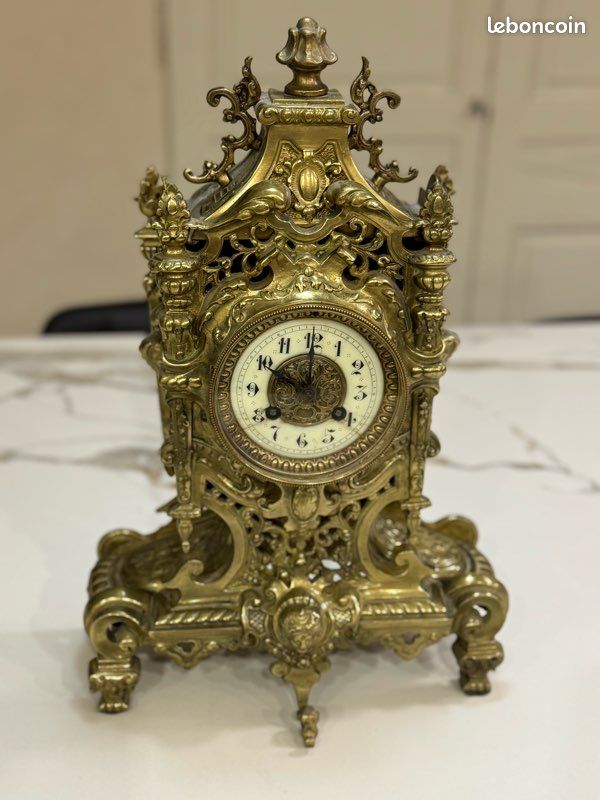 Pendule XIXe en bronze doré – Napoléon III (image 1)