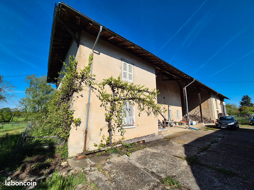 Maison 4 pièces 138 m² · à Attignat · 138 m² · 180 000 €