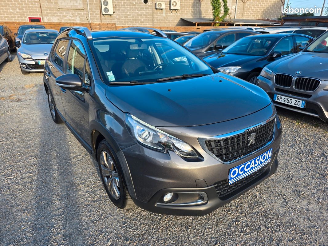 Peugeot 2008 BLUEHDI 100 CV STYLE (image 2)