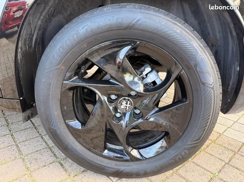 Alfa romeo Junior 1.2 Ibrida 136ch DCT6 (image 8)