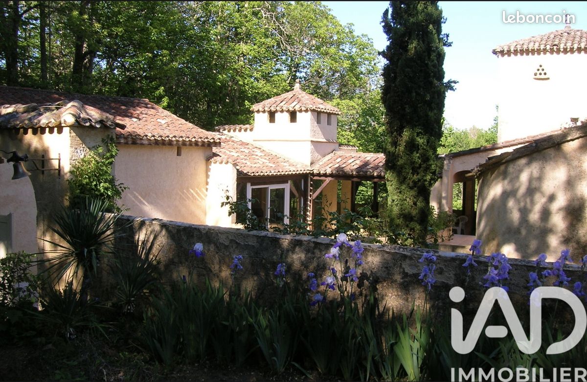 Propriété 10 pièces 305 m² (image 3)