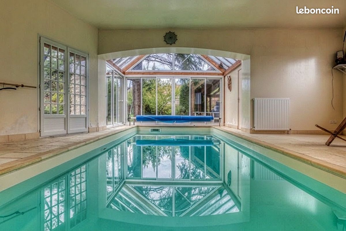 Maison 8 pièces 247 m² · à Longnes · 247 m² · 445 000 €