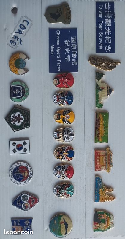 Lot pin's collection "VOYAGES" (image 2)