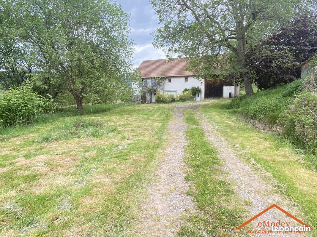 Maison 9 pièces 148 m² · à Anould · 148 m² · 270 000 €