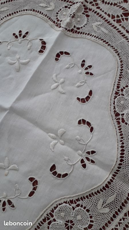 Nappe Ronde En Dentelle Au Fuseau Vintage - Diamètre 1.40m, Coton Beige, Fait Main Belgique Années 80