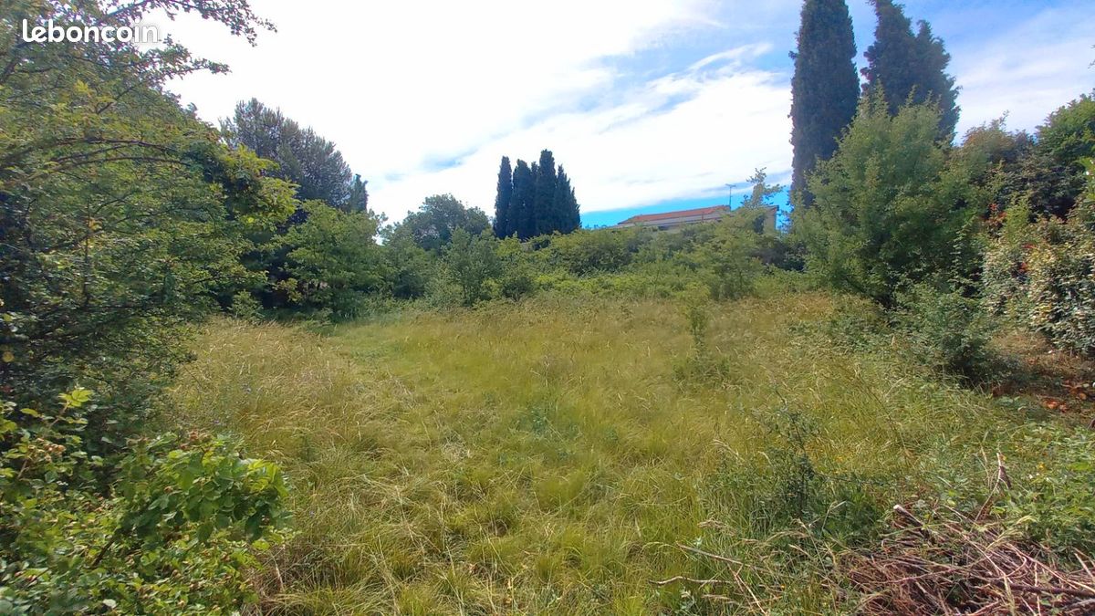 Terrain 535 m² · à Saint-Savournin · 535 m² · 230 000 €