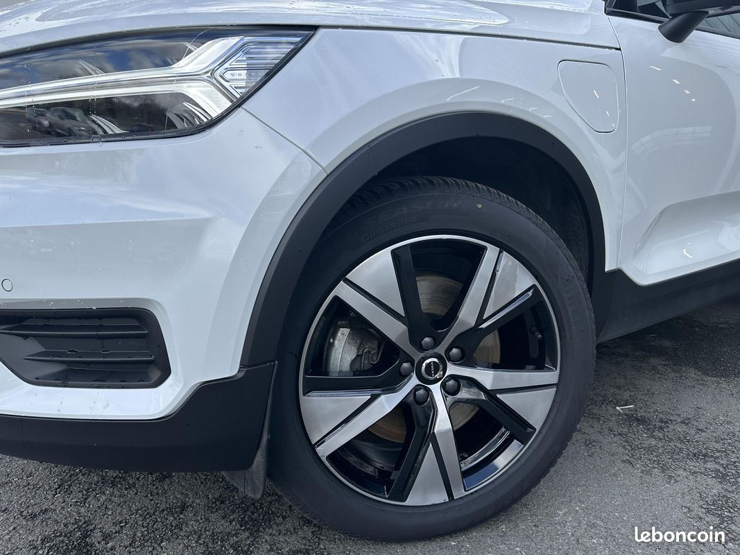 VOLVO XC40 T4 Recharge 129+82 ch DCT7 R-Design (image 2)