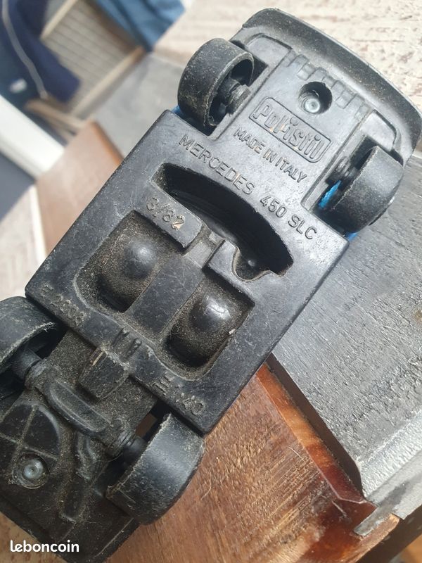 477877_9