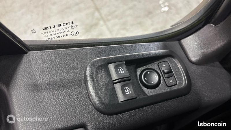 Renault Master Véhicule utilitaire ou Société F3500 L2H2 2.3 Blue dCi 135ch Confort Euro6E (image 29)