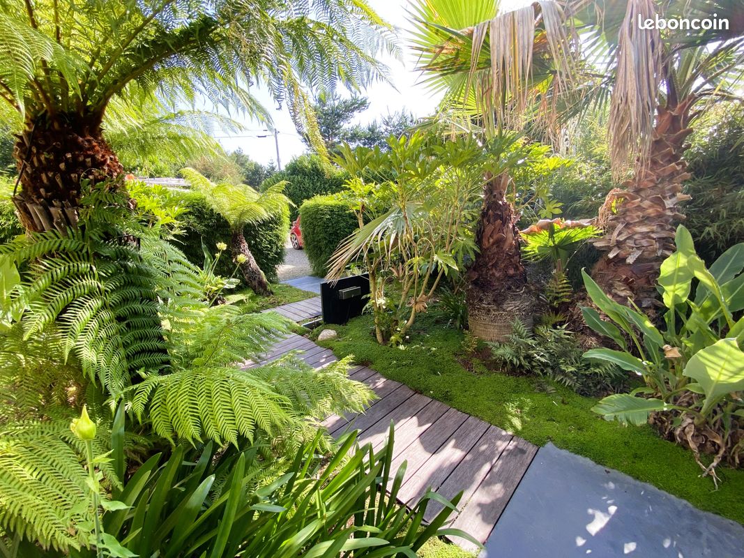 Maison 8 pièces 185 m² · à La Chapelle du Lou du Lac · 185 m² · 416 000 €