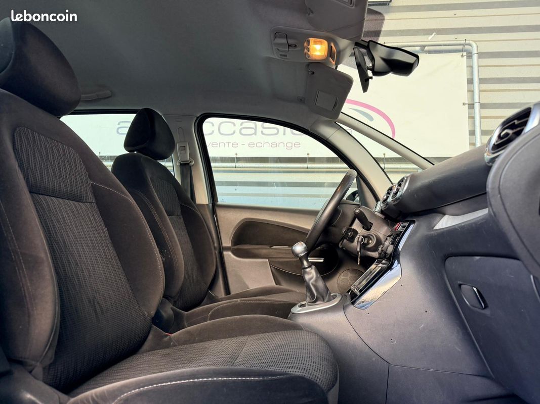 Citroen C3 Picasso Exclusive 1.6HDi 90cv / 110 000KM / GPS / Clim / Bleutooth / .... (image 4)