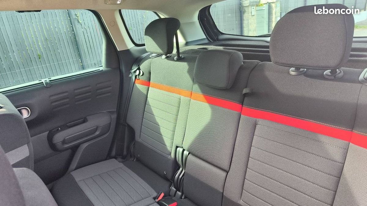 Citroën C3 Aircross 1.2 PureTech 110 EAT6 Shine (image 9)