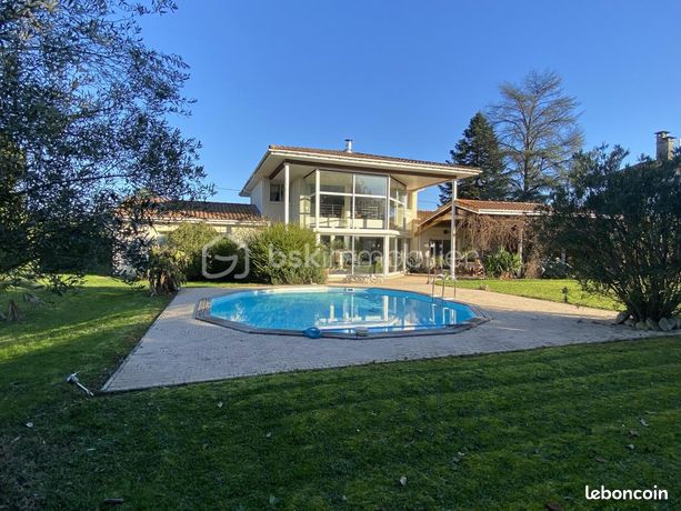 Maison 6 pièces 235 m²