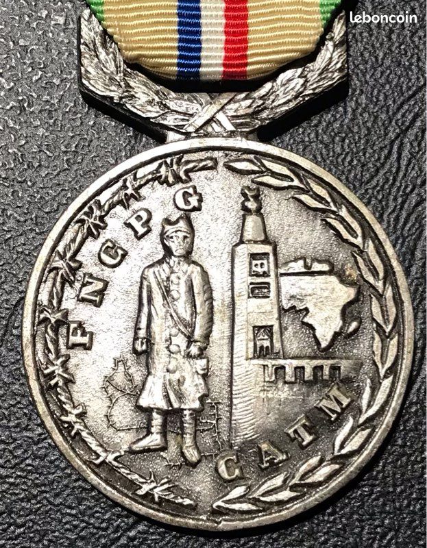 Medaille - Fédération nationale des combattants, prisonniers de guerre et combattants d'Algérie, Tunisie, Maroc (image 1)