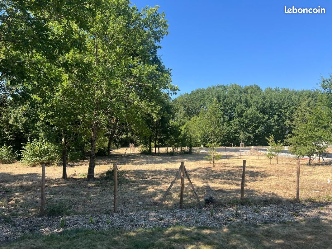 Terrain 348 m² Vivy · 34 452 €