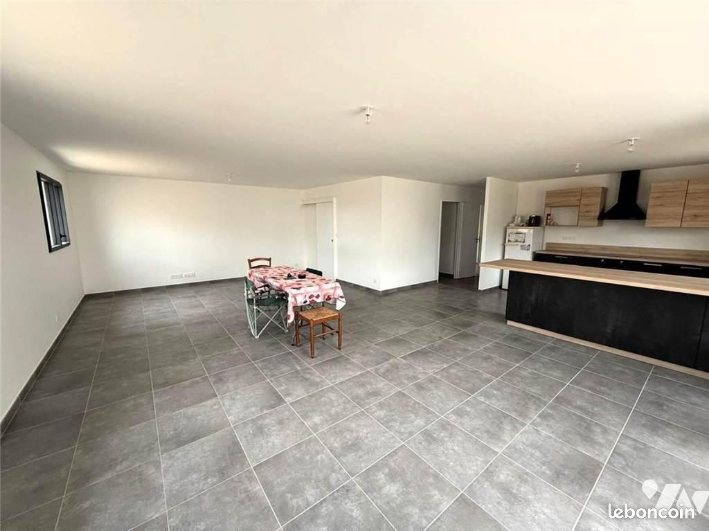 Maison 5 pièces 119 m² · à Châteaubourg · 119 m² · 1 290 €/mois
