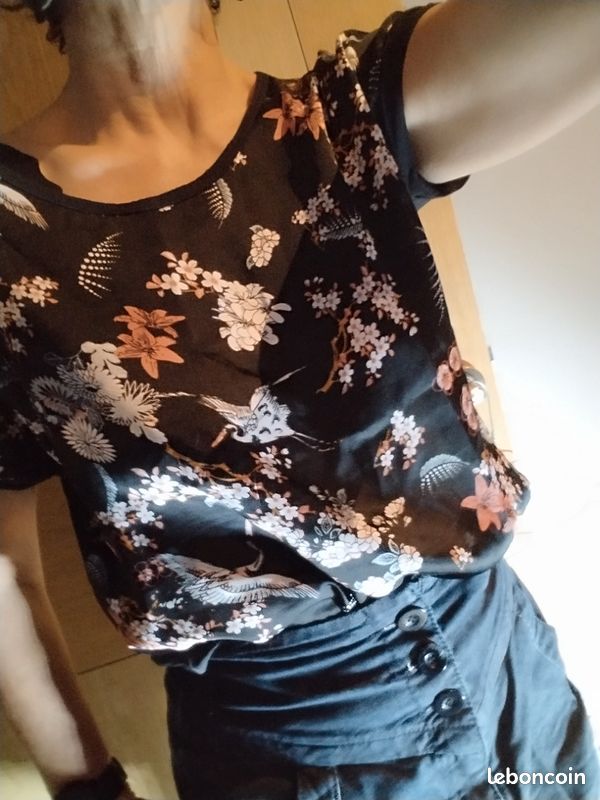 Lot De Vêtements Femme Taille 38 - T-shirts Multicouleurs - Occasion Très Bon état