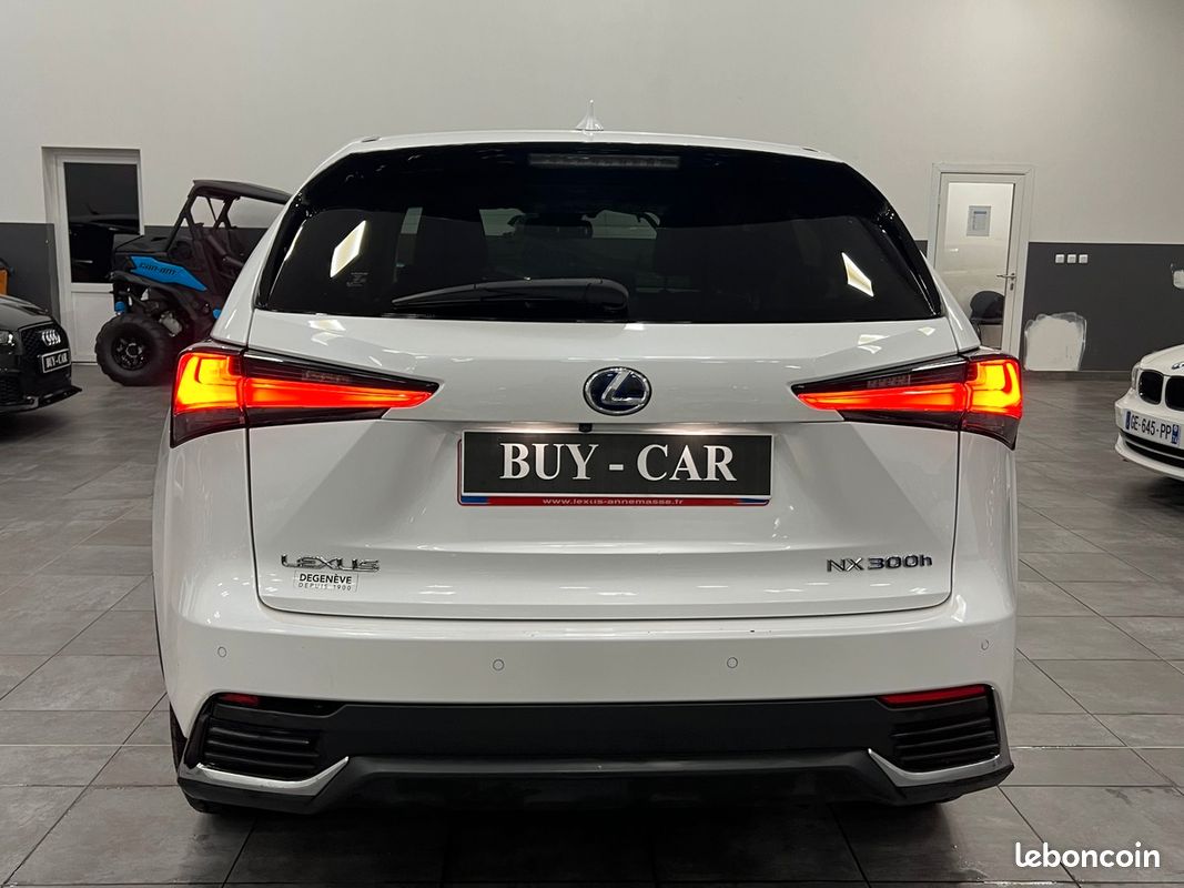 Lexus NX300H 300h 4WD Luxe / Financement possible (image 16)