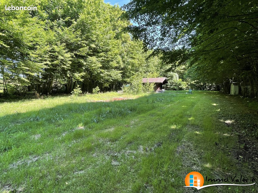 Terrain 2321 m² · à Charmes · 2 321 m² · 75 730 €