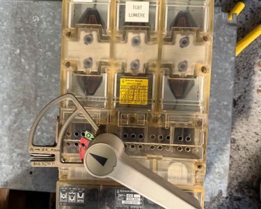 Klockner Moeller NZM 10-400N/B-NA Interruttore Scatolato Con Estensione 400A Usato