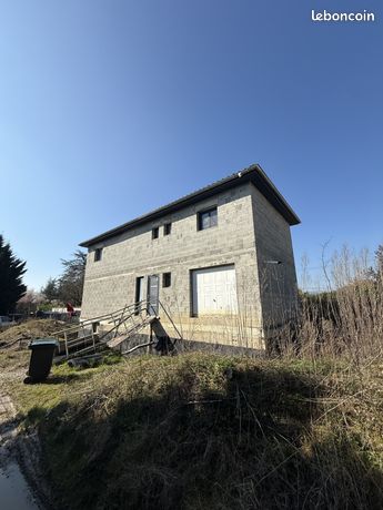 Maison 5 pièces 221 m²