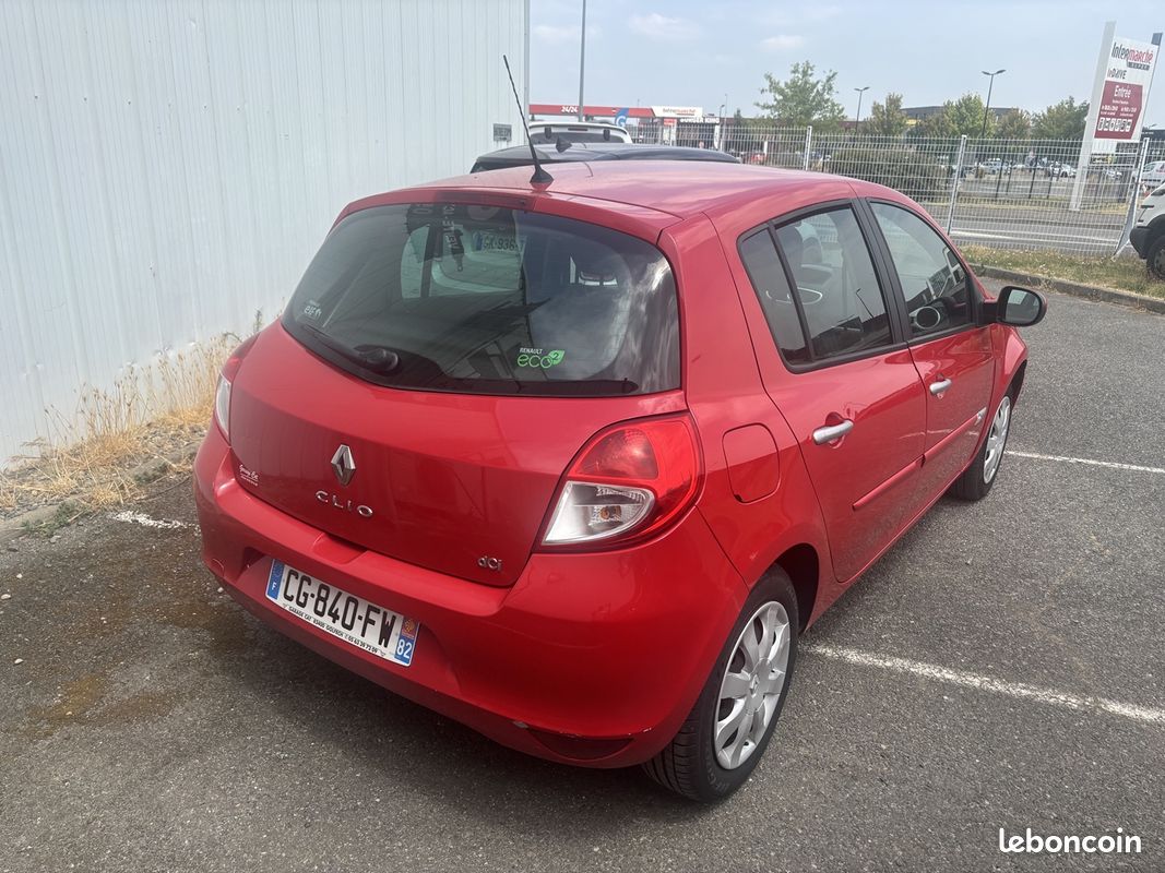 Renault CLIO III 1.5 DCI 75CH EXPRESSION CLIM ECO² 5P (image 2)