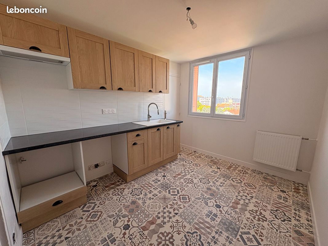 Appartement 4 pièces 74 m² · à Valence · 74 m² · 830 €