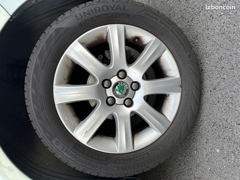 Skoda FABIA 1.2 TSI 105CH ELEGANCE2 DSG7 / 1ÈRE MAIN / REGULATEUR DE VITESSE / RADAR DE RECU (image 28)