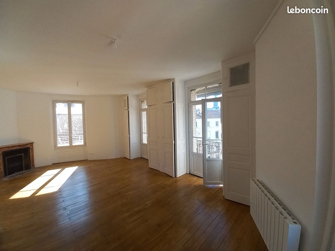 Appartement 4 pièces 109 m² · à Roanne · 109 m² · 900 €/mois
