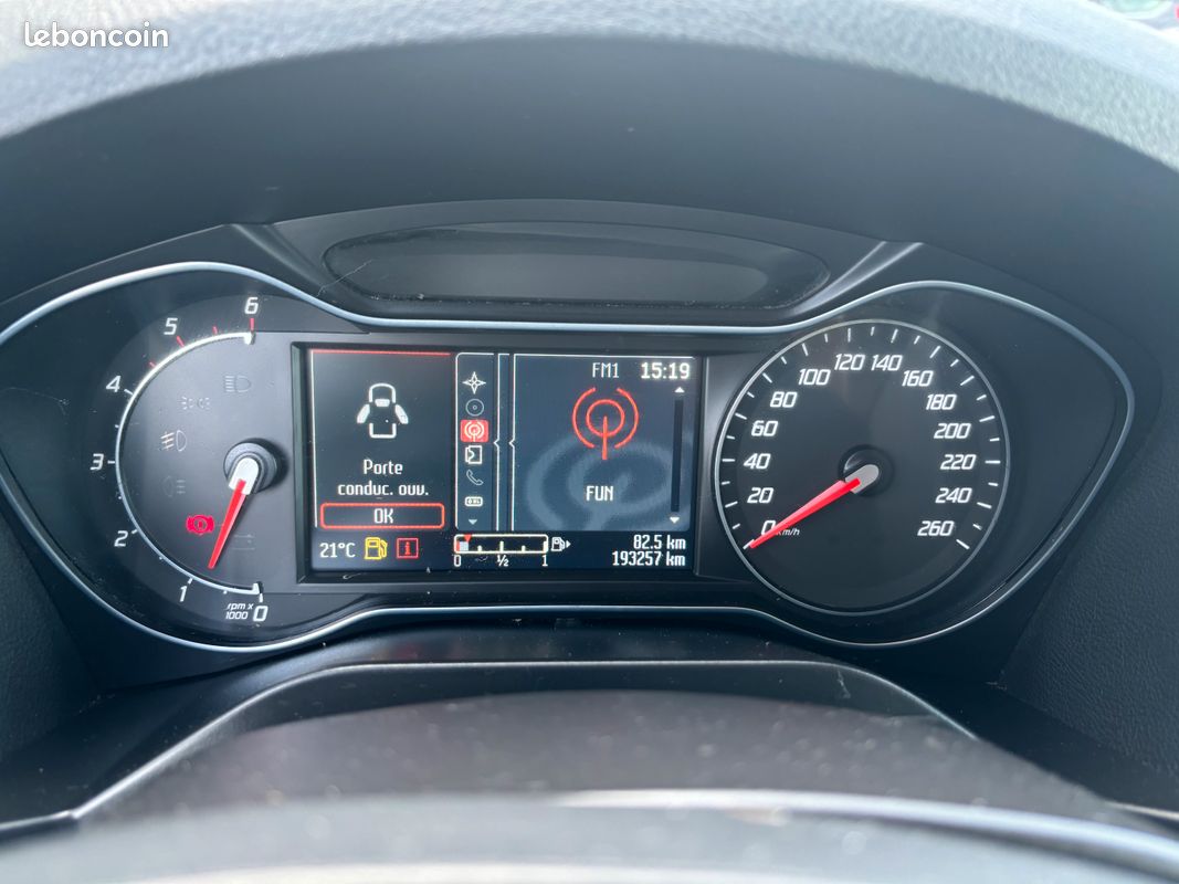 FORD Galaxy 2.0 TDCi 140ch FAP Titanium 7 Places / GPS / Bluetooth / 2013 / 193 160kms (image 9)