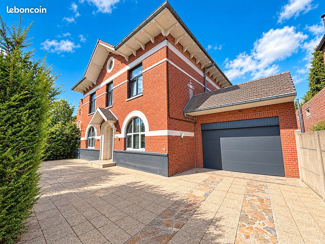 Maison 7 pièces 270 m² · à Bauvin · 270 m² · 710 000 €