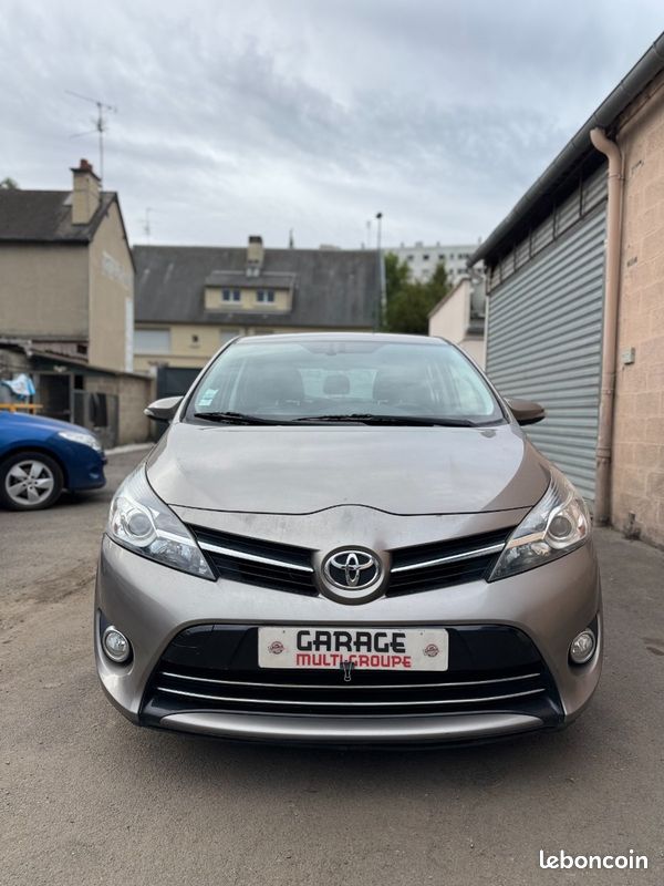 Toyota VERSO 1.6 D-4D 112CH Feel (image 2)