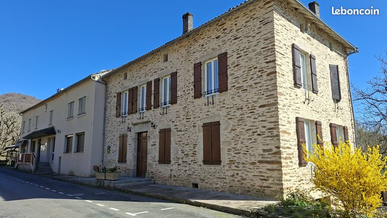 Gîte 25 pièces 750 m²