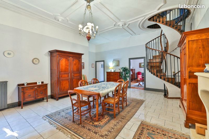 Maison 8 pièces 281 m² · à Jarnac · 281 m² · 276 120 €